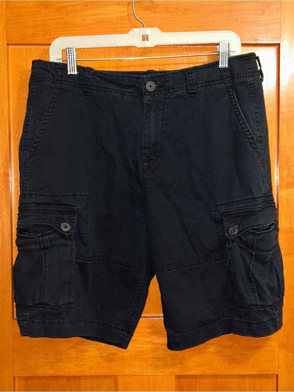 Aeropostale Cargo Shorts Men's Size 33- Black Mid Rise 10” Inseam